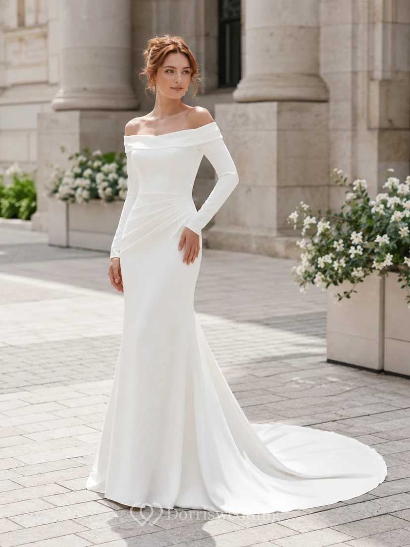 Vestido de novia de crepé con escote de hombros descubiertos, manga larga y cola de sirena.