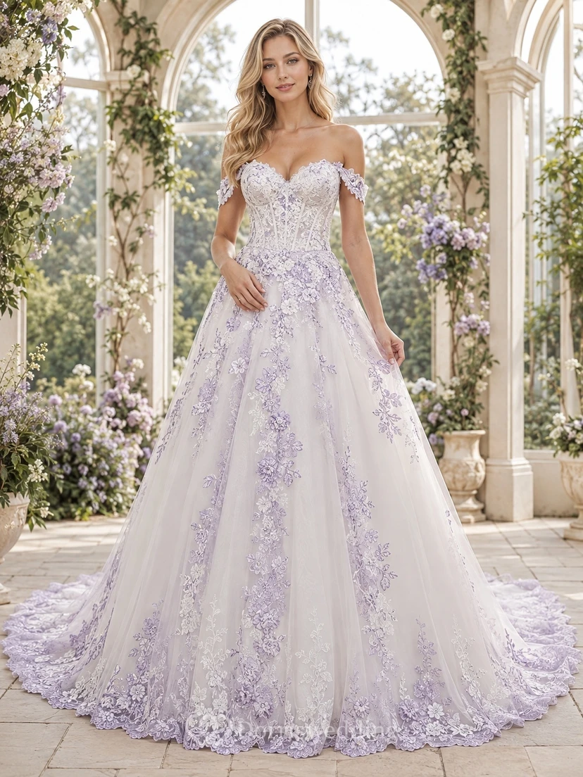 Lavendelfarbenes Brautkleid aus Spitze in A-Linie, schulterfrei, kurze Ärmel, Kapellenschleppe