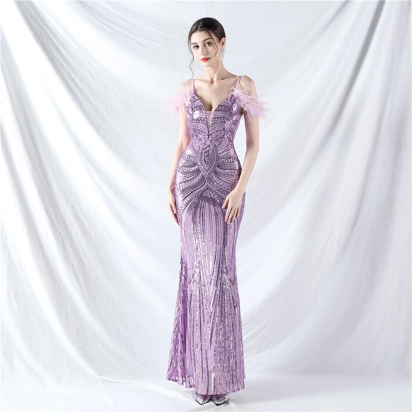 Vestido de noche con cuentas florales y plumas de avestruz elaboradas artesanalmente view 45