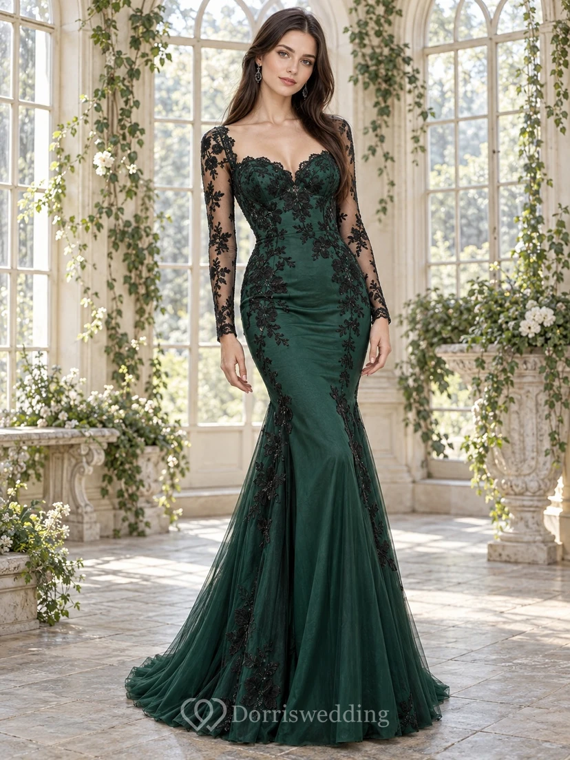 Vestido de dama de honor ajustado de encaje y tul gótico verde esmeralda con escote corazón y manga larga, estilo sirena.