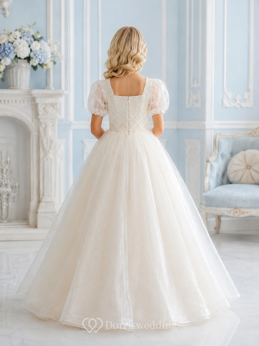 Robe de demoiselle d'honneur blanche modeste à col carré et manches bouffantes en tulle view 2
