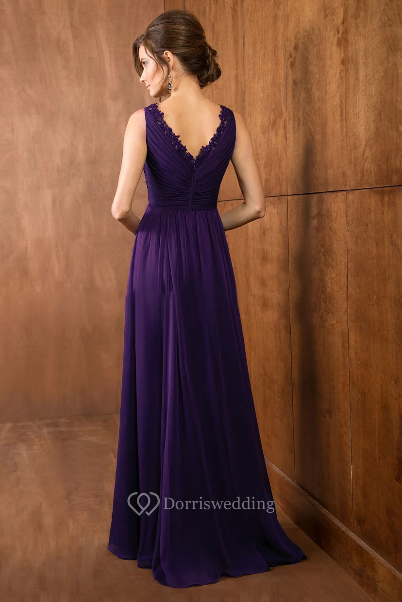 Ärmelloses A-Linien-Kleid mit V-Ausschnitt, Schal und Perlenstickerei view 2