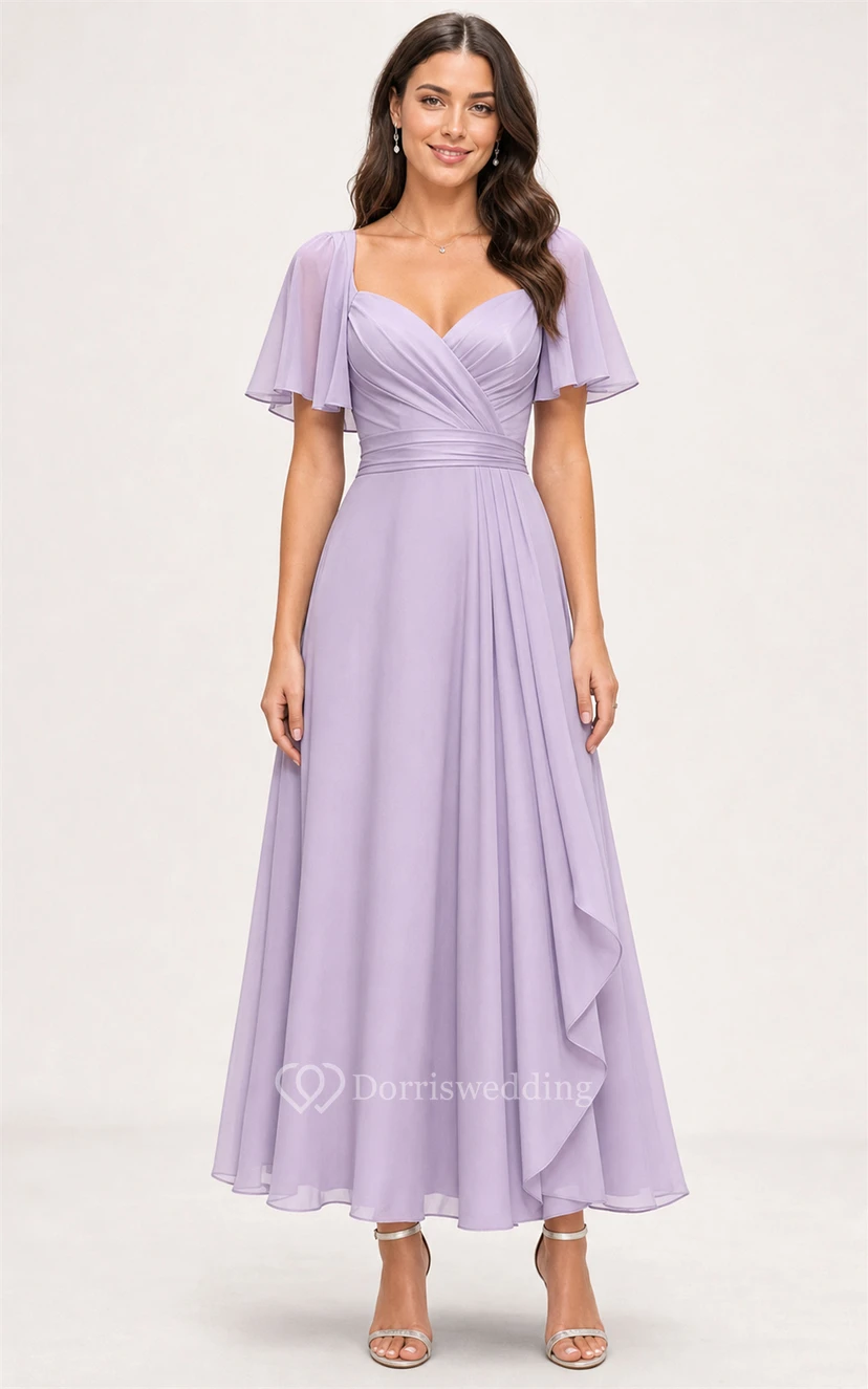 Vestido de gasa color lavanda con escote en V y corte en A hasta la rodilla