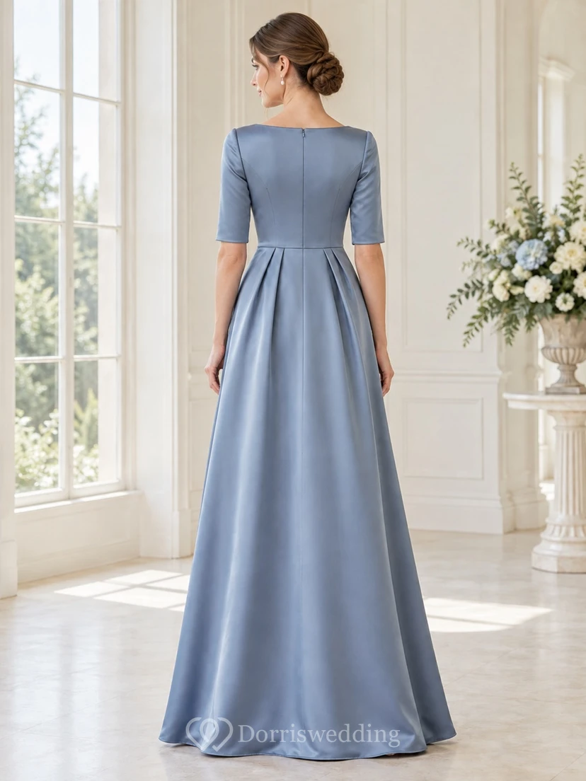 Vestido largo de dama de honor de satén plisado de manga corta con escote barco en azul acero discreto view 2