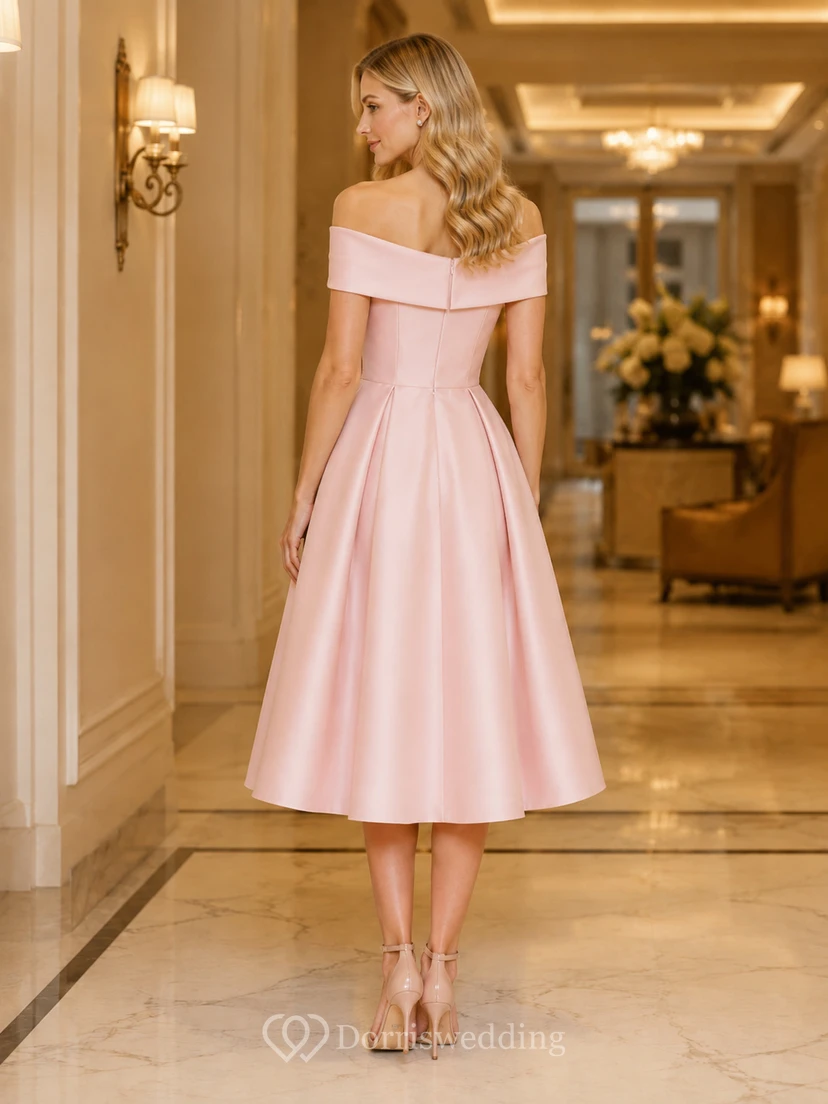 Vestido de cóctel de corte A en mikado color rosa empolvado con hombros descubiertos view 2