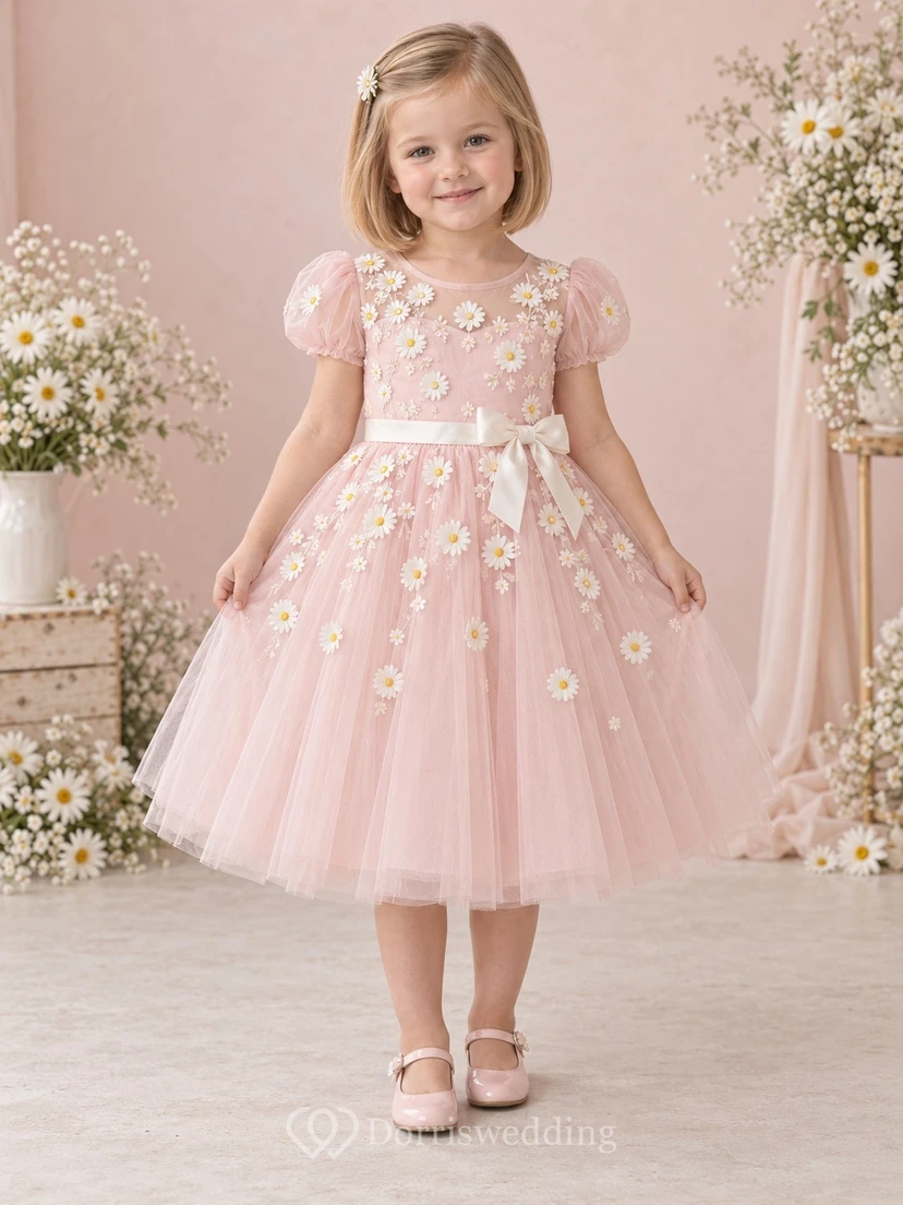 Teelanges, rosafarbenes, geblümtes Sommerkleid in A-Linie aus Tüll mit Puffärmeln und Schleife am Rücken für Blumenmädchen