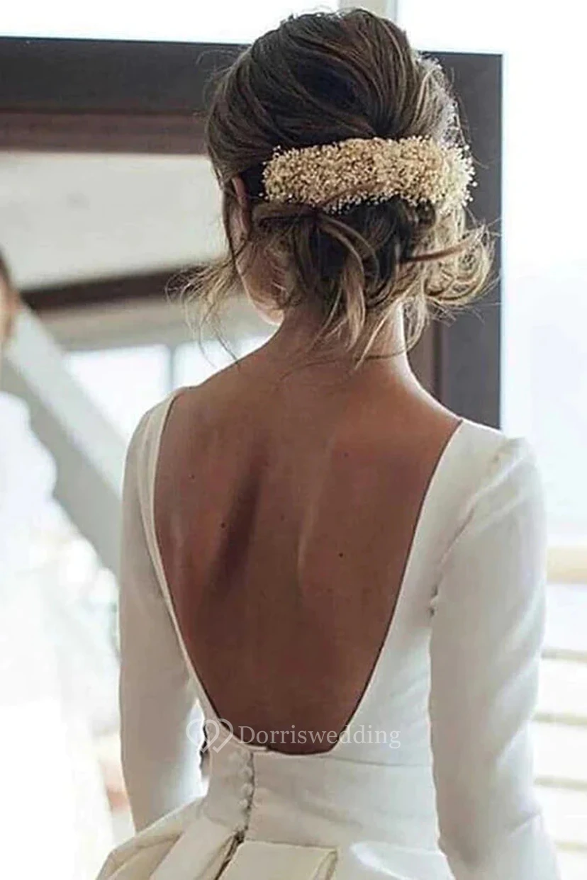 Langärmeliges, schlichtes Brautkleid aus Satin mit tiefem V-Ausschnitt am Rücken view 3
