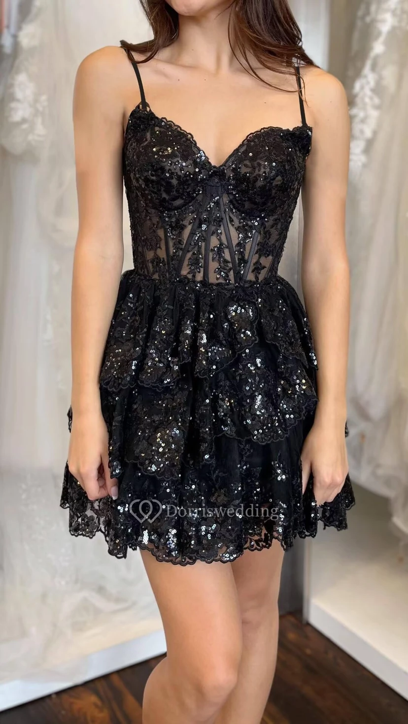 Robe de cocktail en dentelle violette à volants view 3