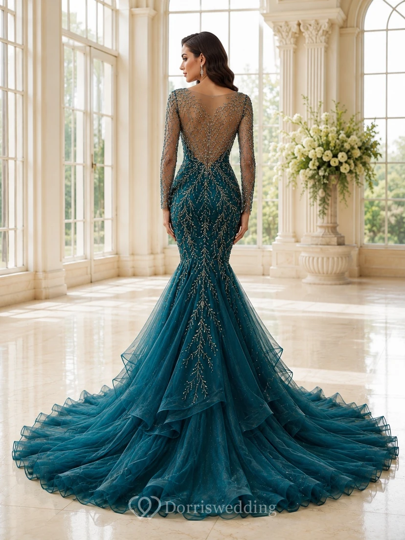 Silberbesetztes, dunkelgrünes, langärmeliges Meerjungfrauen-Brautkleid mit Rüschenschleppe und Perlenbesatz view 2