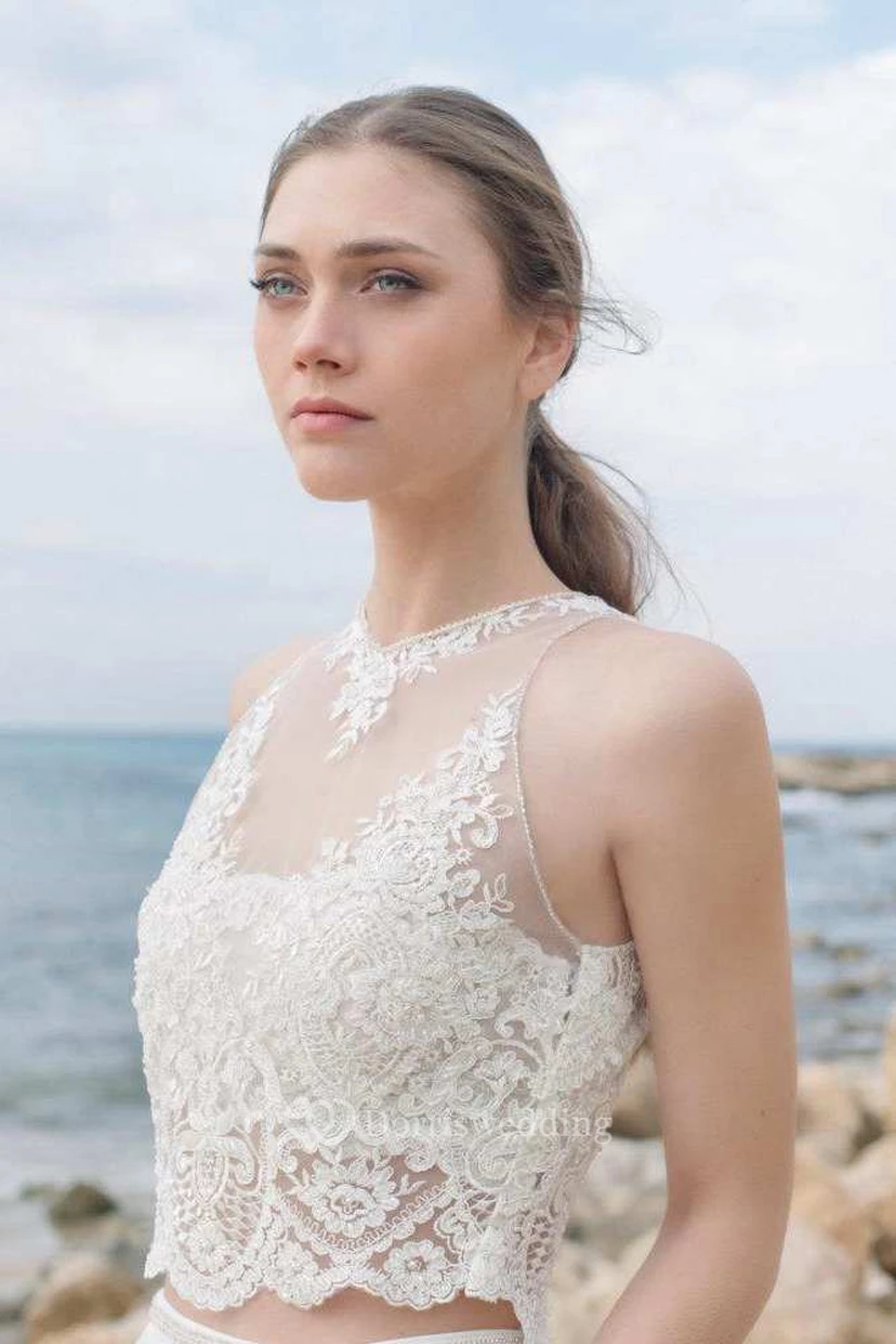Robe de mariée dos nu en mousseline, satin et dentelle view 3