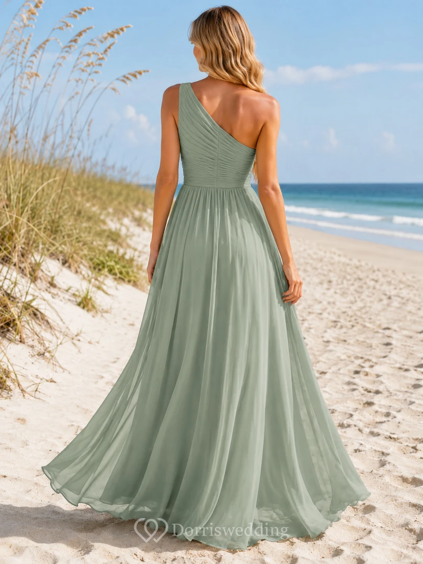 Brautjungfernkleid aus Chiffon in A-Linie von Sage Beach mit ärmellosem One-Shoulder-Oberteil, bodenlangem Rock mit Schlitz und tiefem V-Ausschnitt am Rücken. view 2