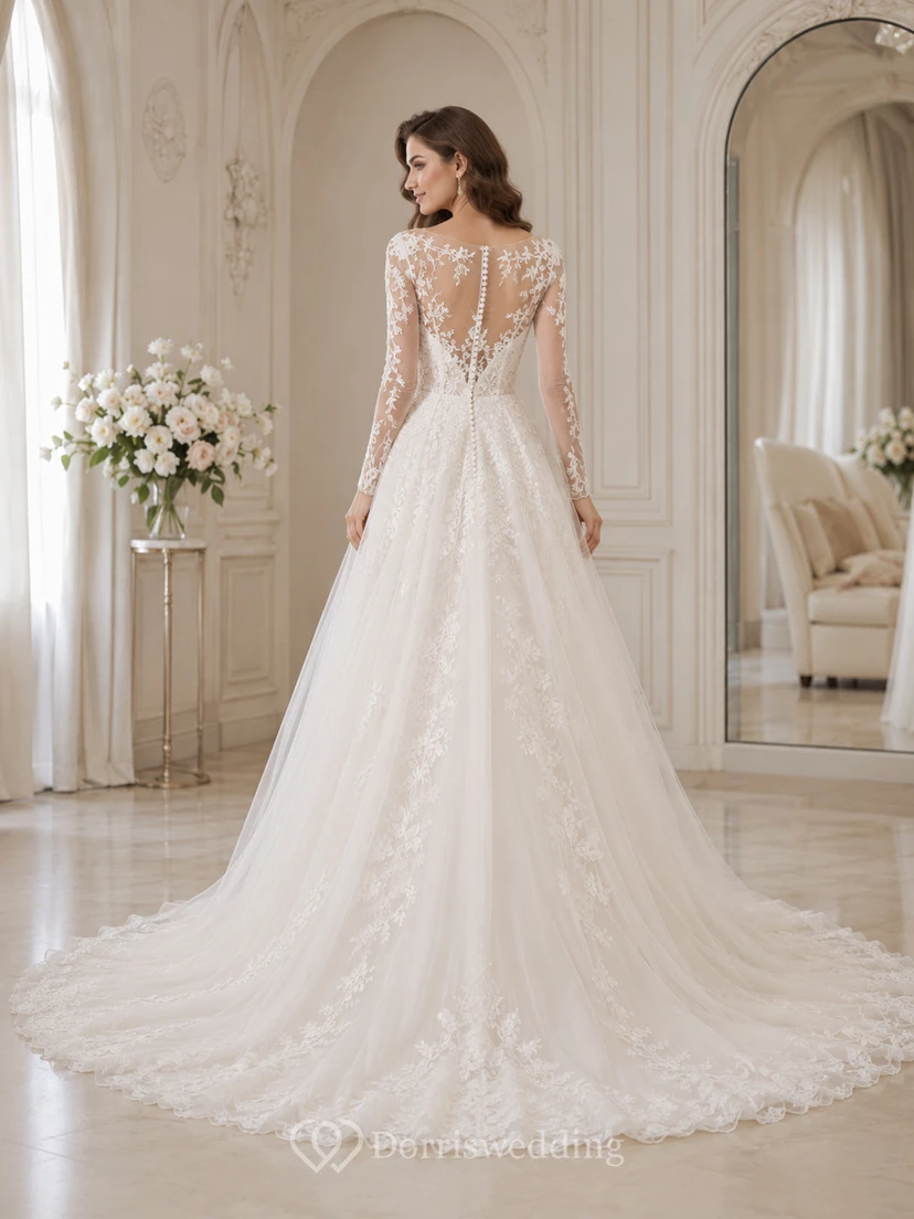 Robe de mariée en dentelle raffinée, tulle transparent, col montant, manches longues transparentes, coupe trapèze, traîne chapelle, applications florales et dos illusion view 2