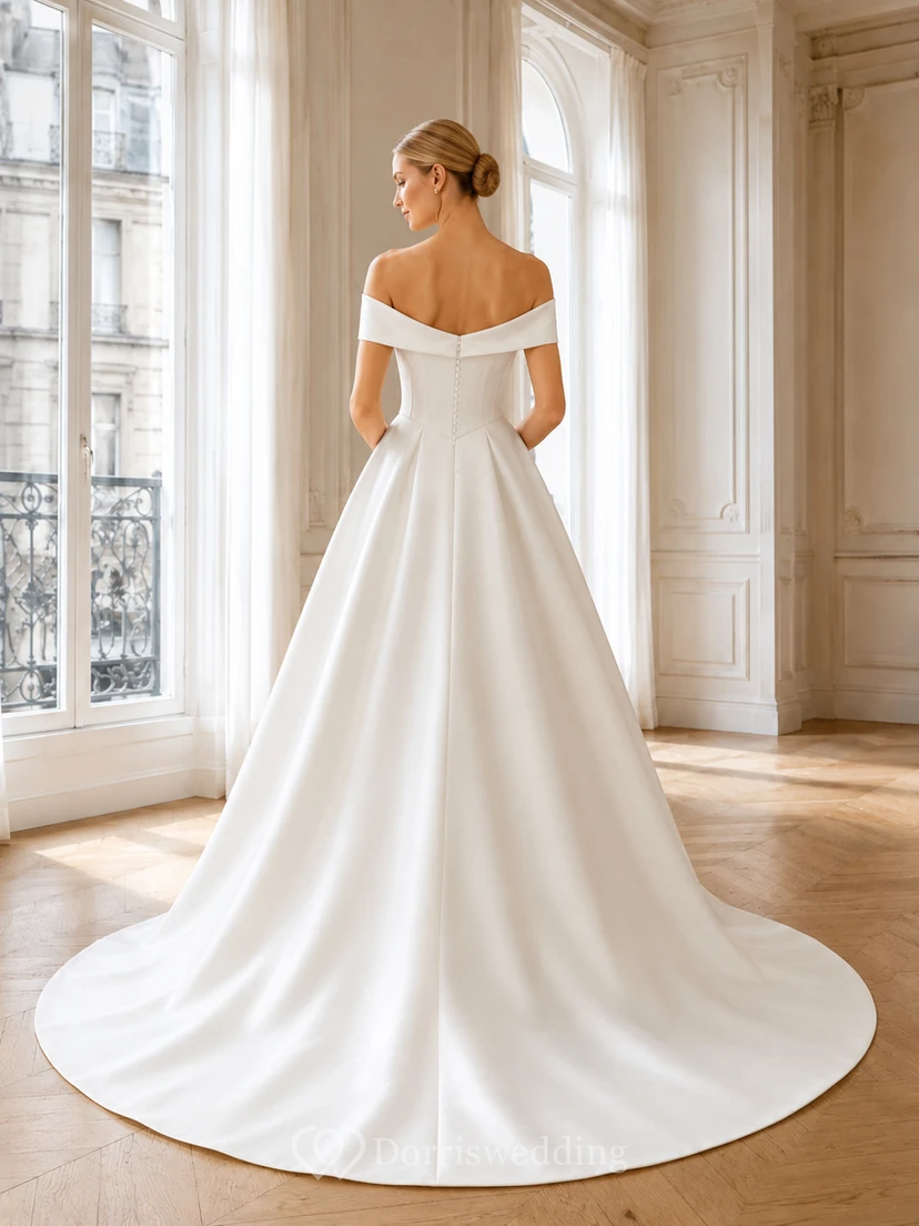 Modernes, schulterfreies, kurzes Ballkleid aus Satin mit Kapellenfalten im klassischen Landhausstil view 2