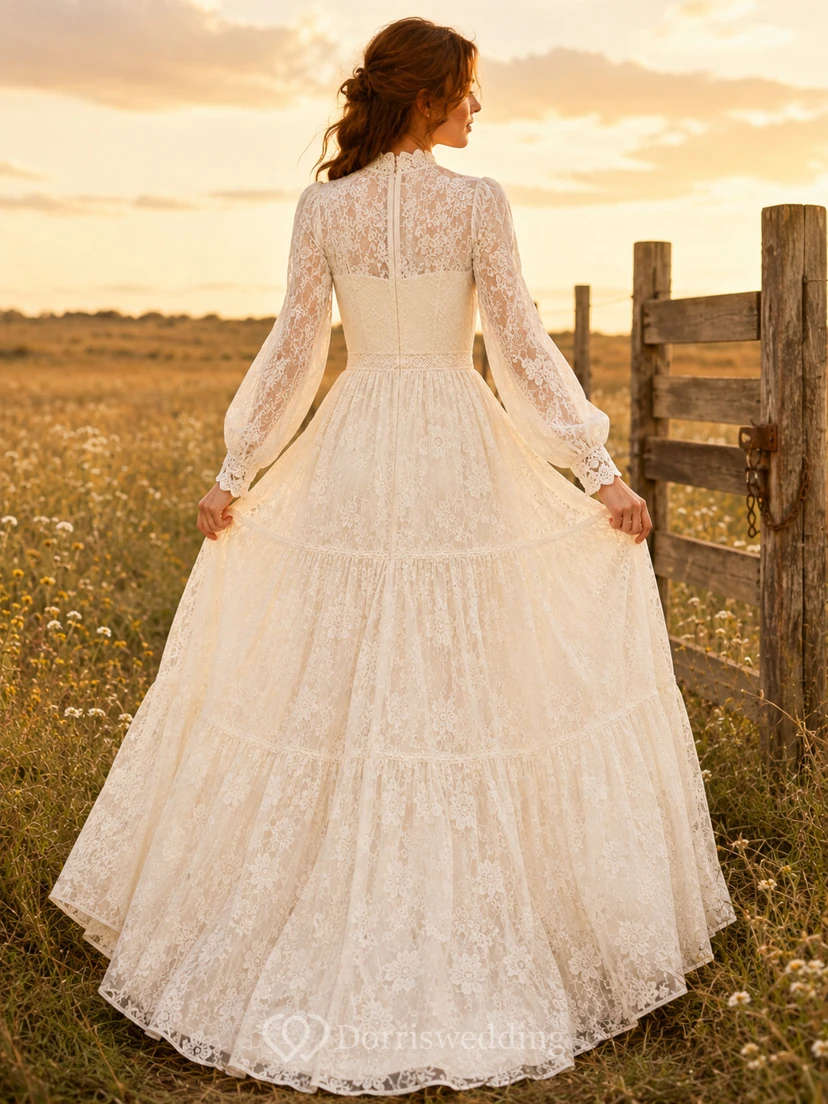 Vestido de novia bohemio de manga larga con encaje y volantes view 2