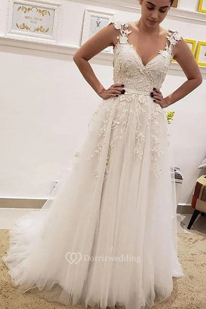 Bezauberndes A-Linien-Hochzeitskleid aus Tüll im Empire-Stil mit Illusionseffekt und Perlenstickerei