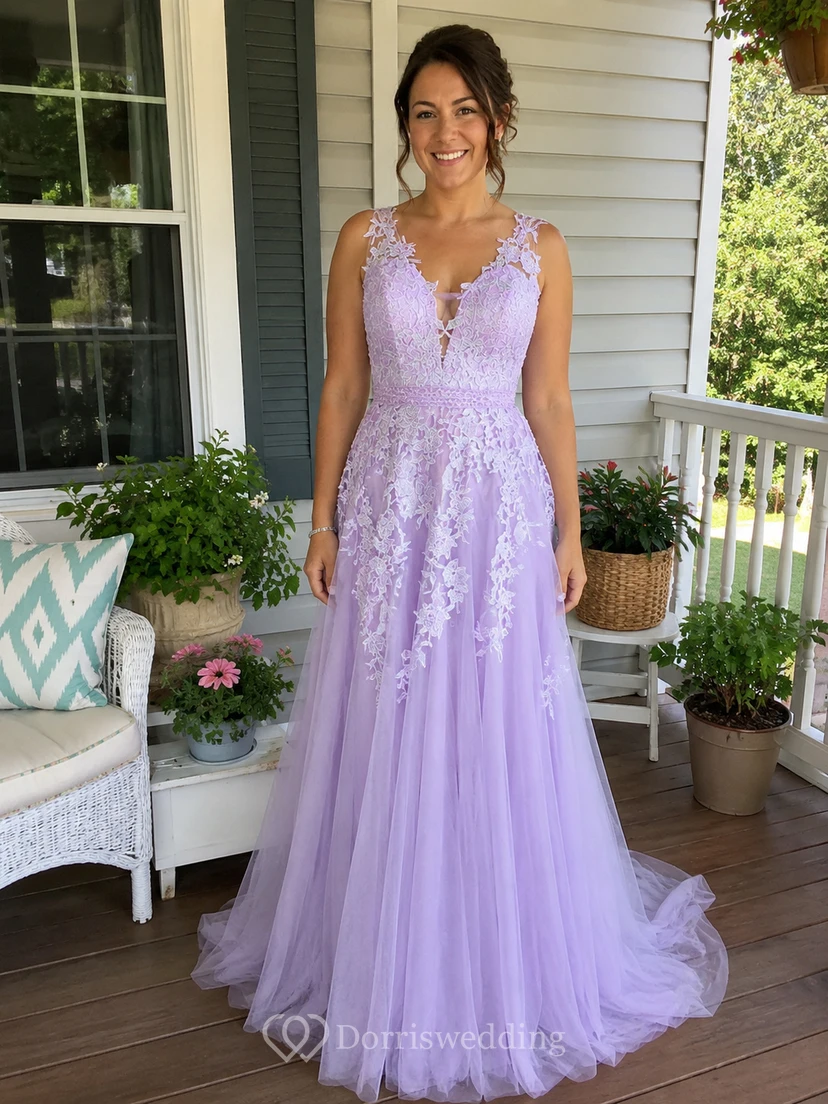 Robe trapèze en tulle et dentelle, col en V, ornée d'appliqués et dos nu en V view 10
