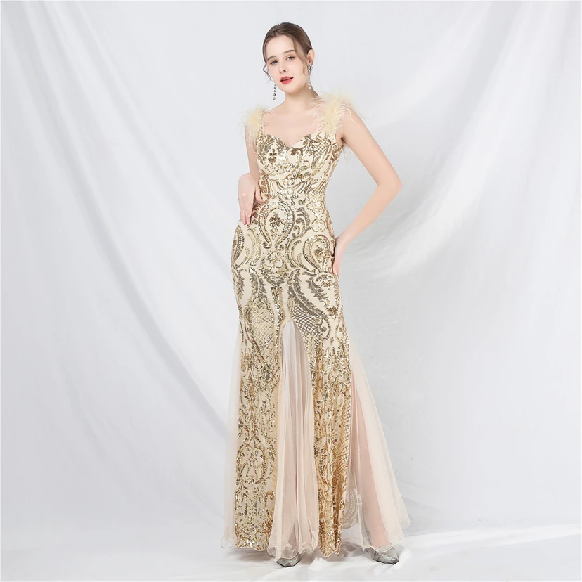 Robe longue haut de gamme en maille à sequins et plumes d'autruche. view 11
