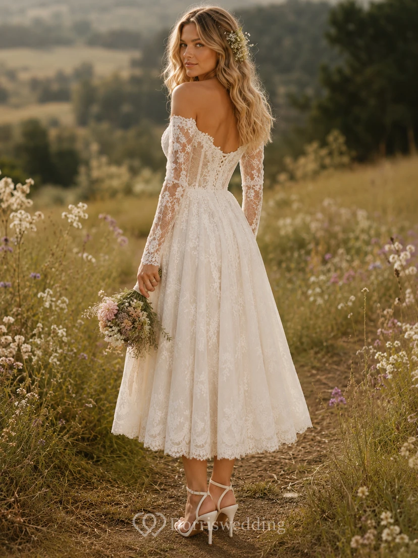Boho-Brautkleid in Teelänge mit schulterfreiem Ausschnitt, langen Spitzenärmeln und voluminösem, floralem Spitzen-Midirock view 2