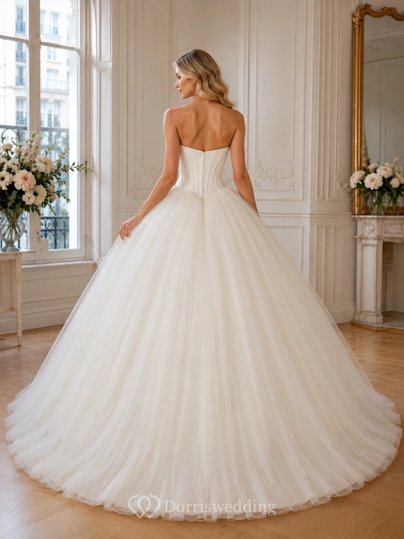 Schlichtes, bodenlanges, ärmelloses Brautkleid für festliche Anlässe mit Herzausschnitt view 2