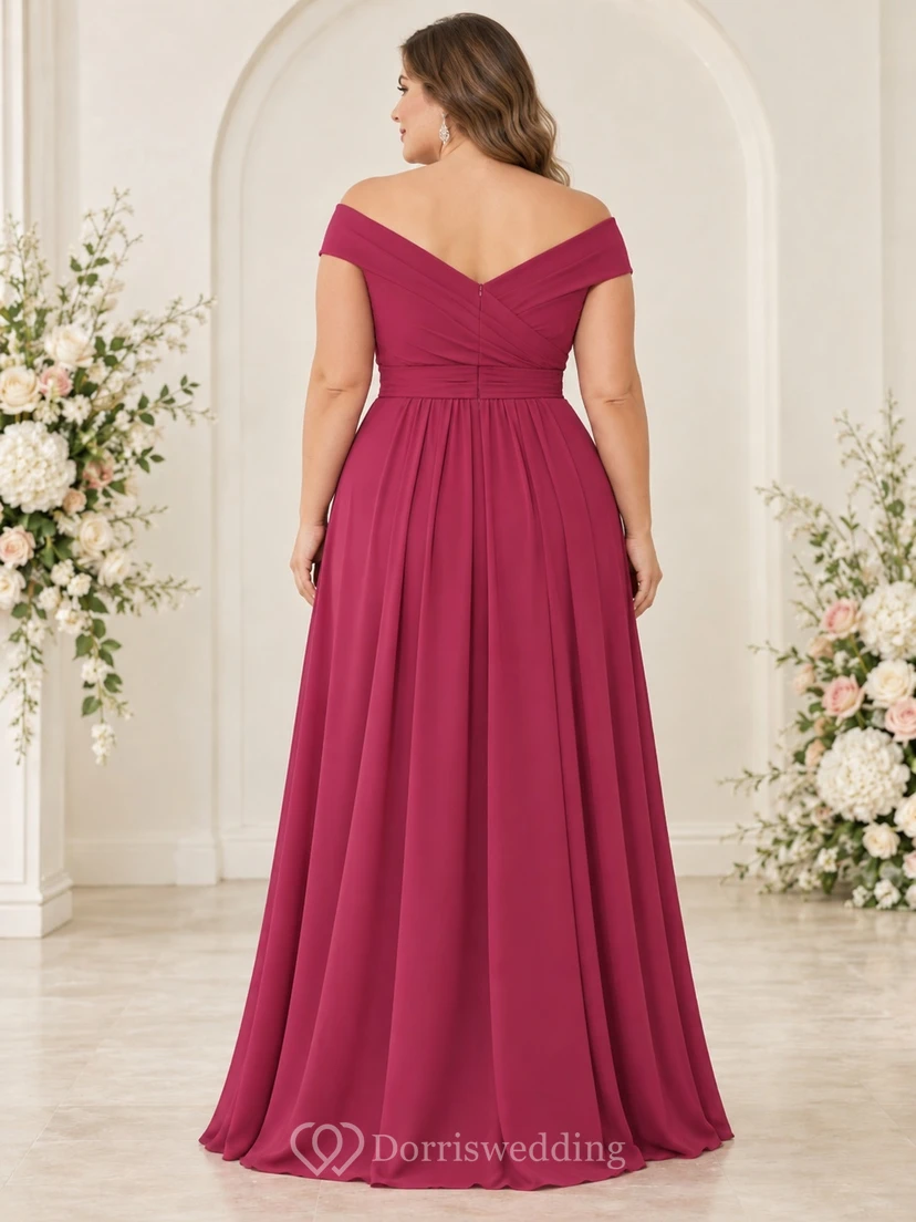 Vestido de dama de honor romántico de gasa color frambuesa con hombros descubiertos, fajín fruncido y caída fluida, talla grande. view 2