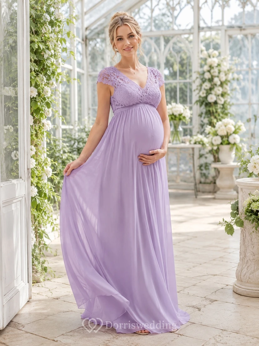 Robe de maternité romantique lavande à col en V, manches courtes, en dentelle et mousseline, coupe empire, longueur au sol