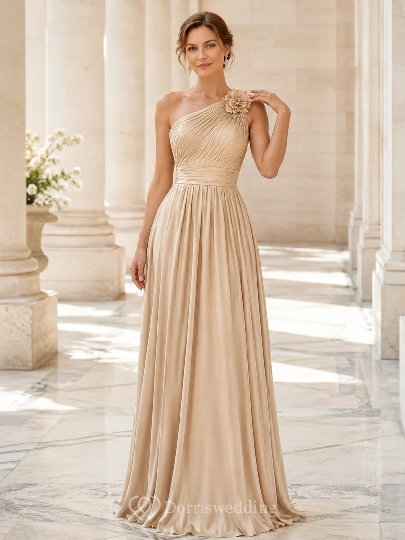 Vestido de noche plisado de corte A, sin mangas, con cuello halter y de satén color champán