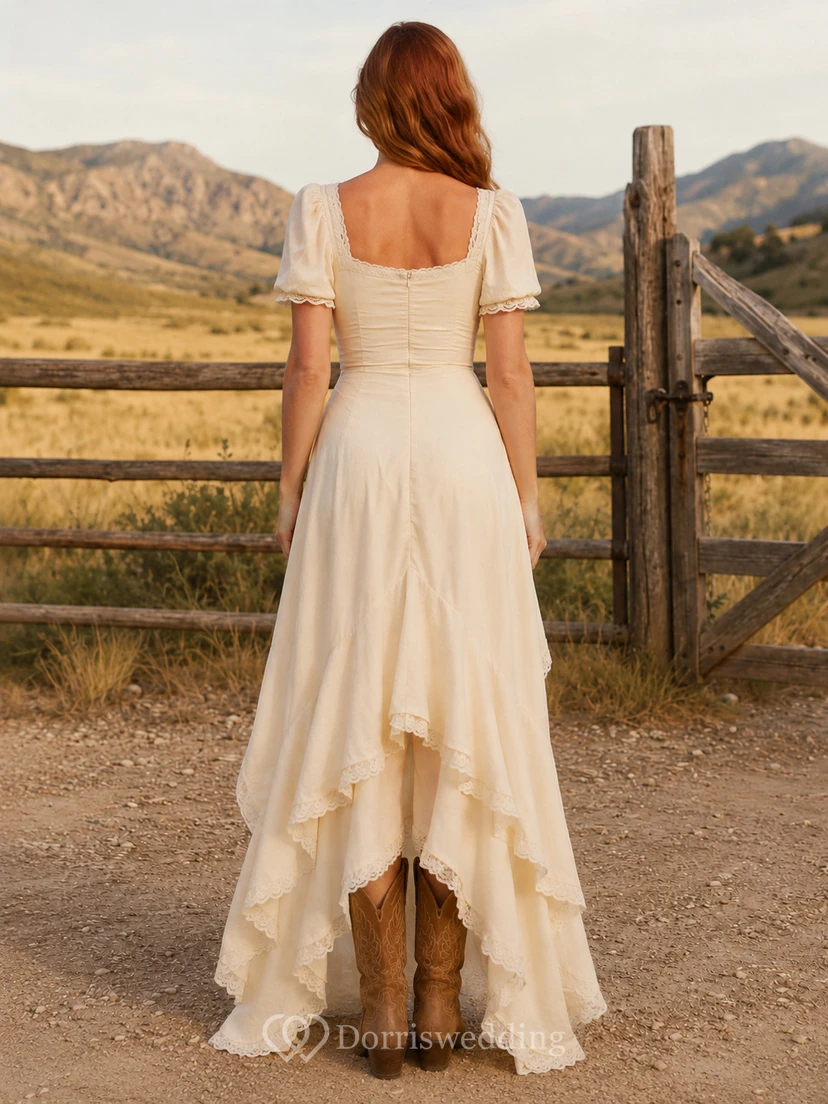 Robe de mariée de maternité en dentelle, col V, manches papillon, style champêtre, traîne chapelle view 2