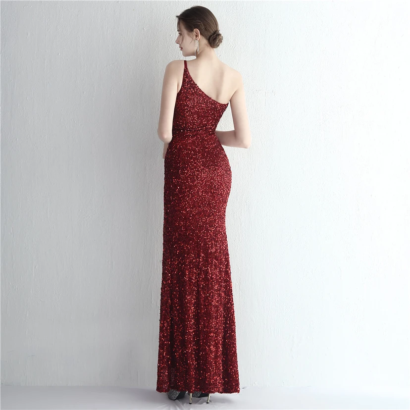 Handgefertigter Paillettenrock mit One-Shoulder-Schnitt, elegant für festliche Anlässe und Galas, mit Schlitz und Meerjungfrauenschnitt. view 80
