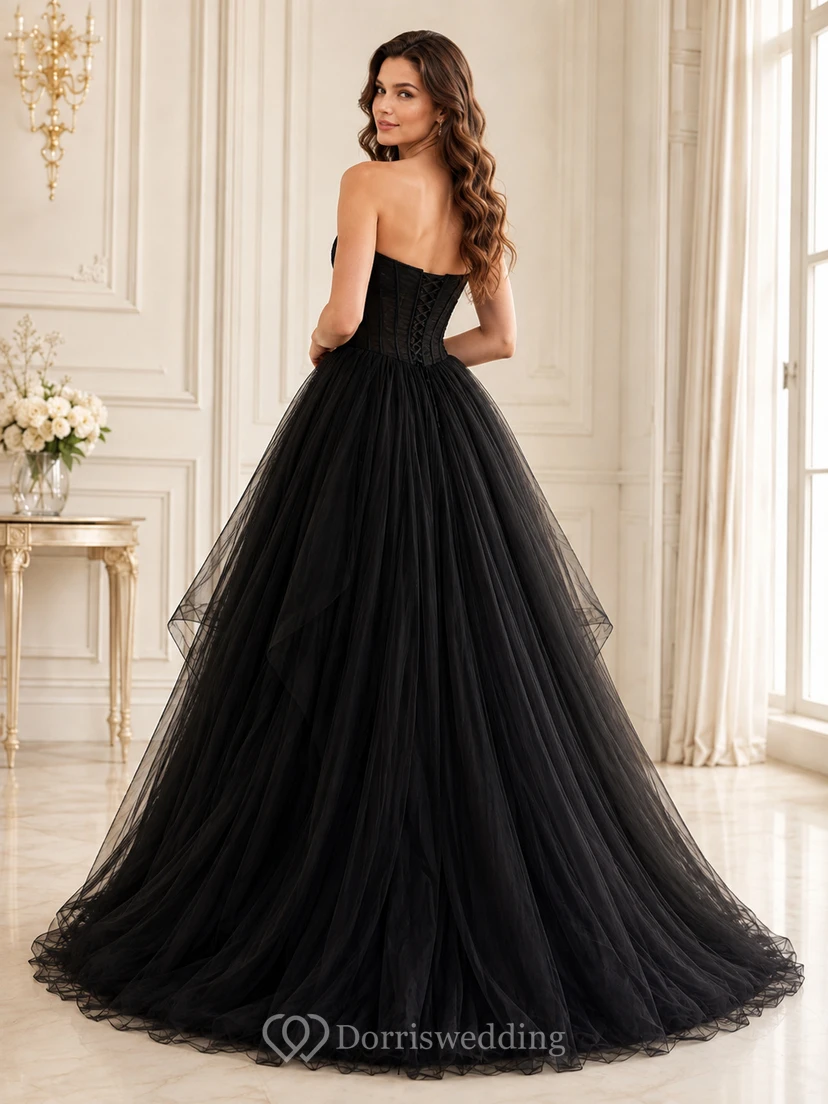 Schwarzes, trägerloses, gestuftes Tüll-Ballkleid mit Herzausschnitt view 2