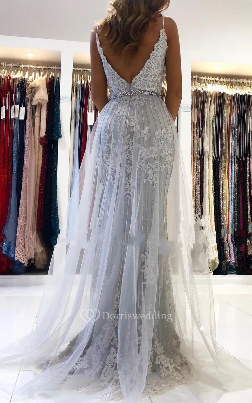 Ätherisches, bodenlanges, ärmelloses Abendkleid aus Spitze in A-Linie mit Applikationen view 2