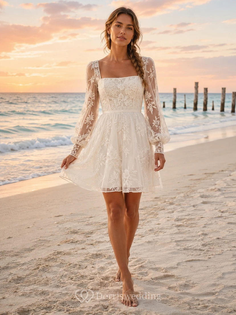 Vestido de novia de playa hasta la rodilla con escote cuadrado y mangas largas de encaje para bodas en el jardín.