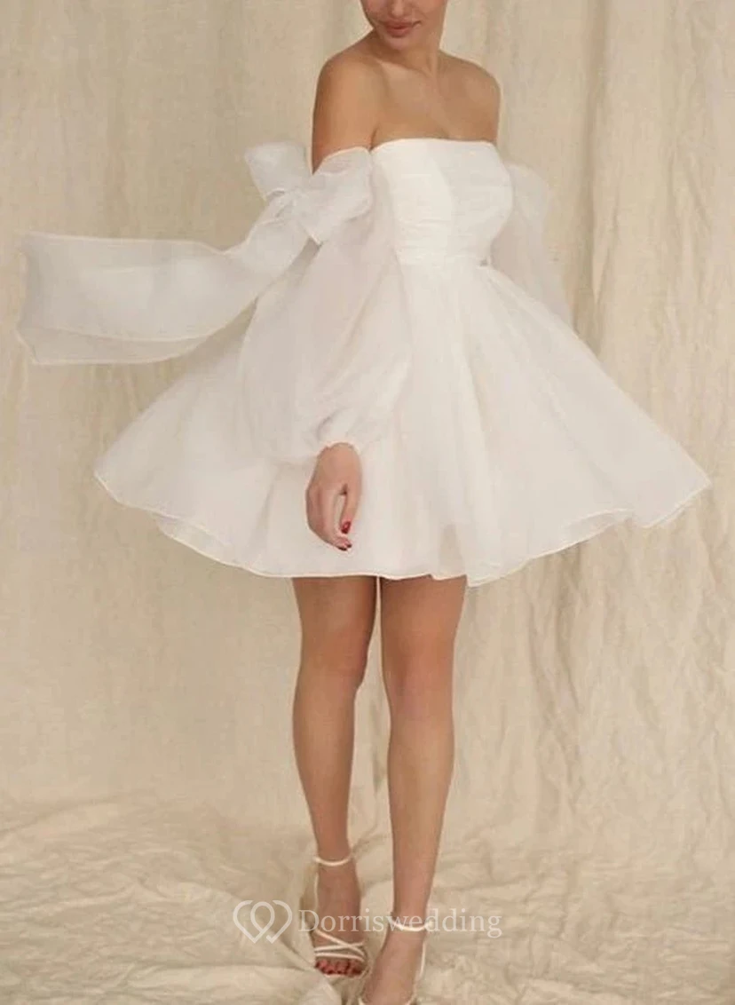 Robe de soirée courte blanche à épaules dénudées