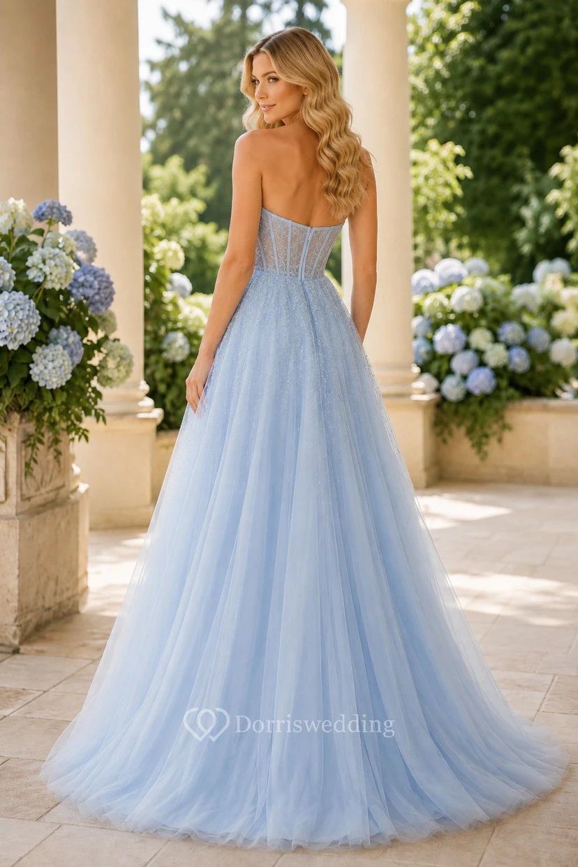 Himmelblaues, trägerloses Tüll-Ballkleid mit Korsett-Oberteil view 2