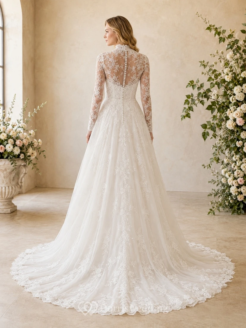Vestido de novia modesto de encaje con cuello alto y mangas largas y estampado floral, corte en A. view 2