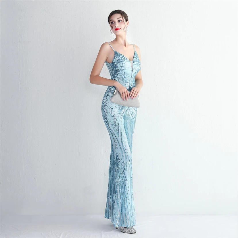 Vestido largo de noche con lentejuelas y tirantes de flores, ajustado, elegante y de estilo sofisticado. view 30