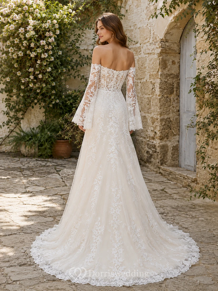 Robe de mariée bohème à épaules dénudées, manches longues cloche, dentelle florale, coupe trapèze, style court view 2
