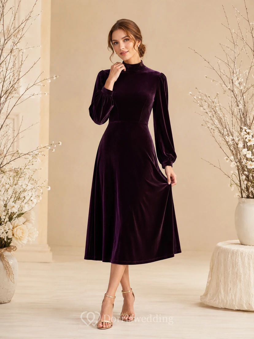 Robe midi prune en velours à col montant et manches longues