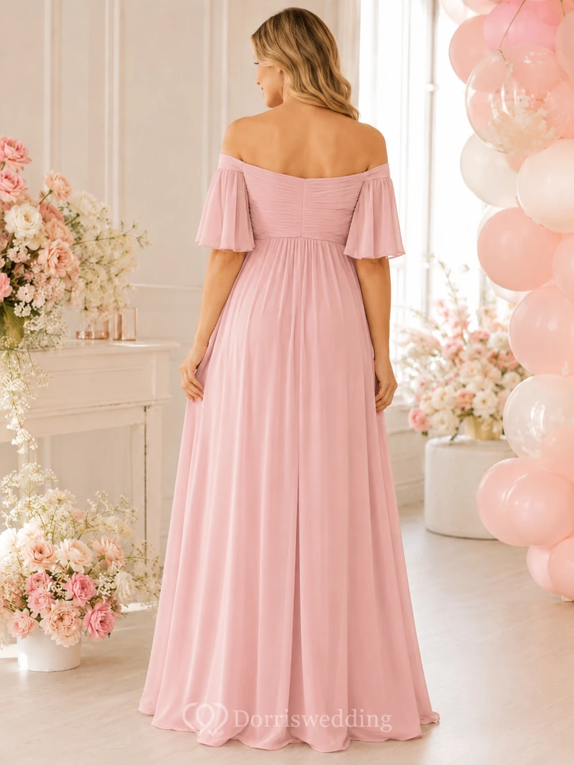 Romantisches Umstandskleid aus Chiffon in zartem Rosa mit Empire-Stil, bodenlang, schulterfrei und kurzen Ärmeln, in der Farbe Petal Shower Blush view 2
