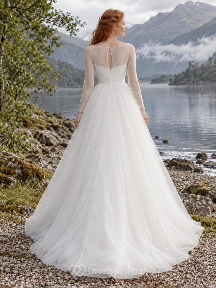 Langärmeliges Tüll-Ballkleid mit U-Boot-Ausschnitt und Schlüssellochrücken view 2