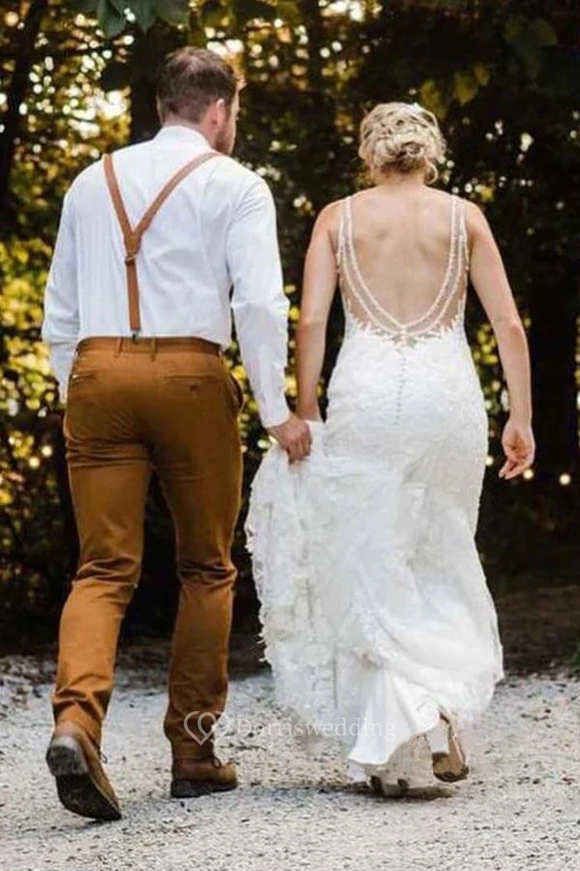 Vestido de novia ajustado sin mangas con escote en V pronunciado y encaje view 2