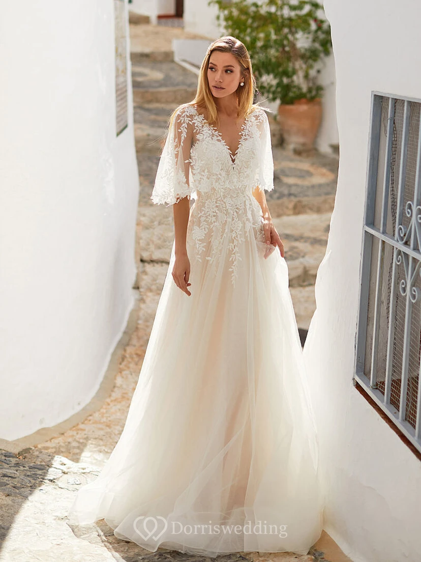 Fließendes Brautkleid aus Tüll im Empire-Stil mit V-Ausschnitt, halben Ärmeln und A-Linien-Schnitt