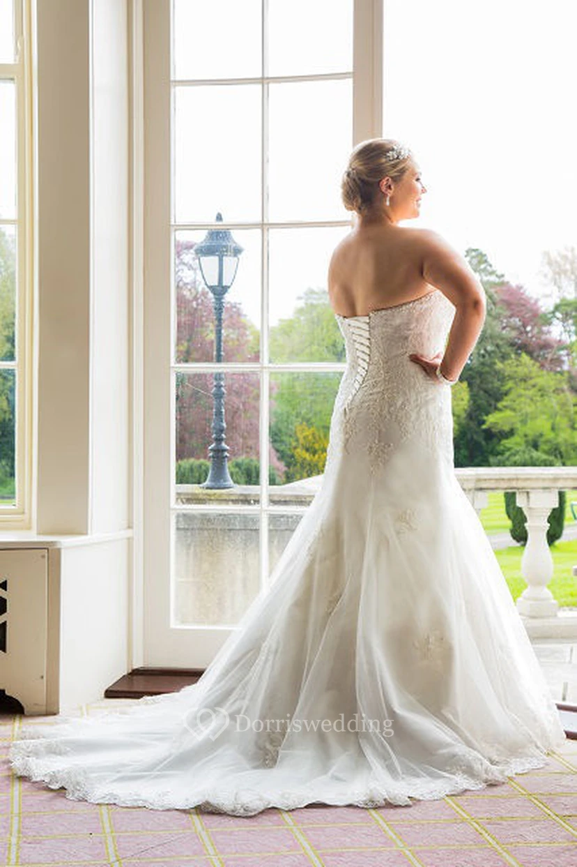 Brautkleid mit Schnürung und herzförmigem Ausschnitt aus Spitze view 2