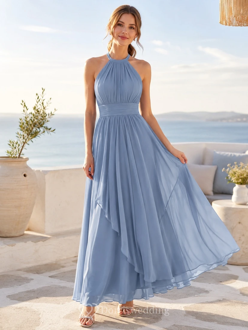 Romantisches, nebelblaues, halterloses, plissiertes Chiffon-Brautjungfernkleid in A-Linie, bodenlang