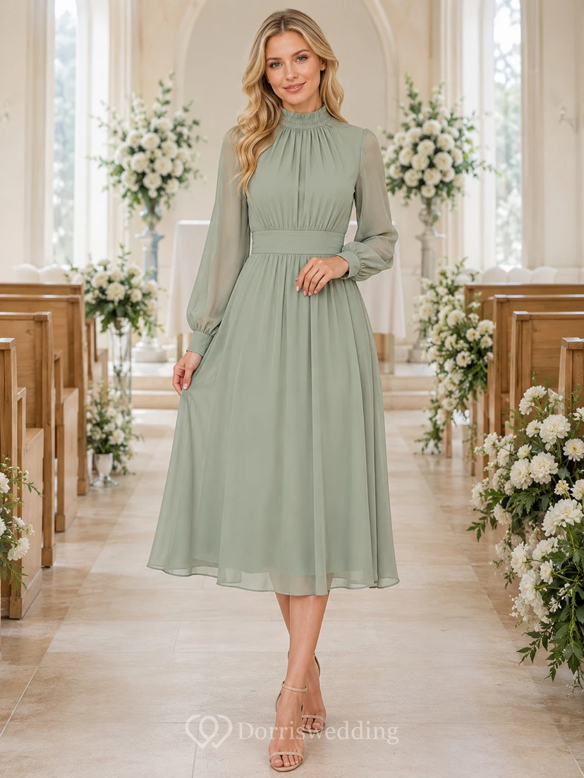 Salbeigrünes, hochgeschlossenes Chiffonkleid mit langen Ärmeln in Teelänge