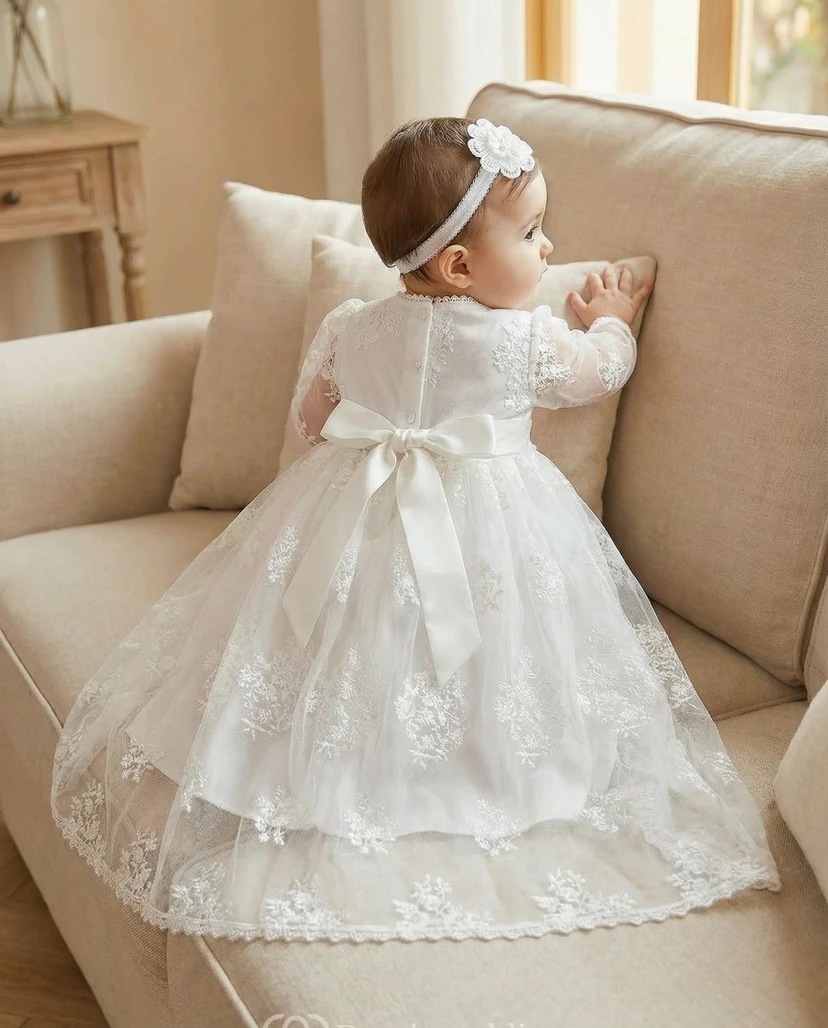 Weißes Taufkleid für Blumenmädchen, langärmelig, aus Spitze und Tüll, mit passendem Haarband view 2