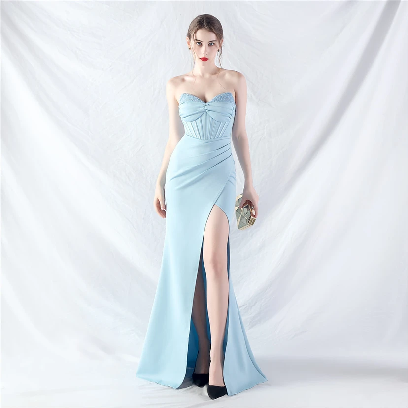 Vestido de noche de alta gama con cintura de espiga, elaborado con cuentas y forma elaborada. view 48