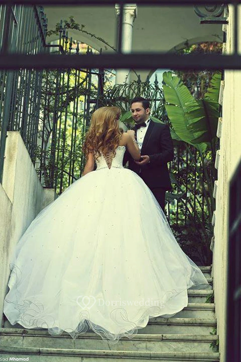 Elegant Sweetheart Sleeveless Tulle Wedding Dress Lace-up With Beadings Crystals view 3
