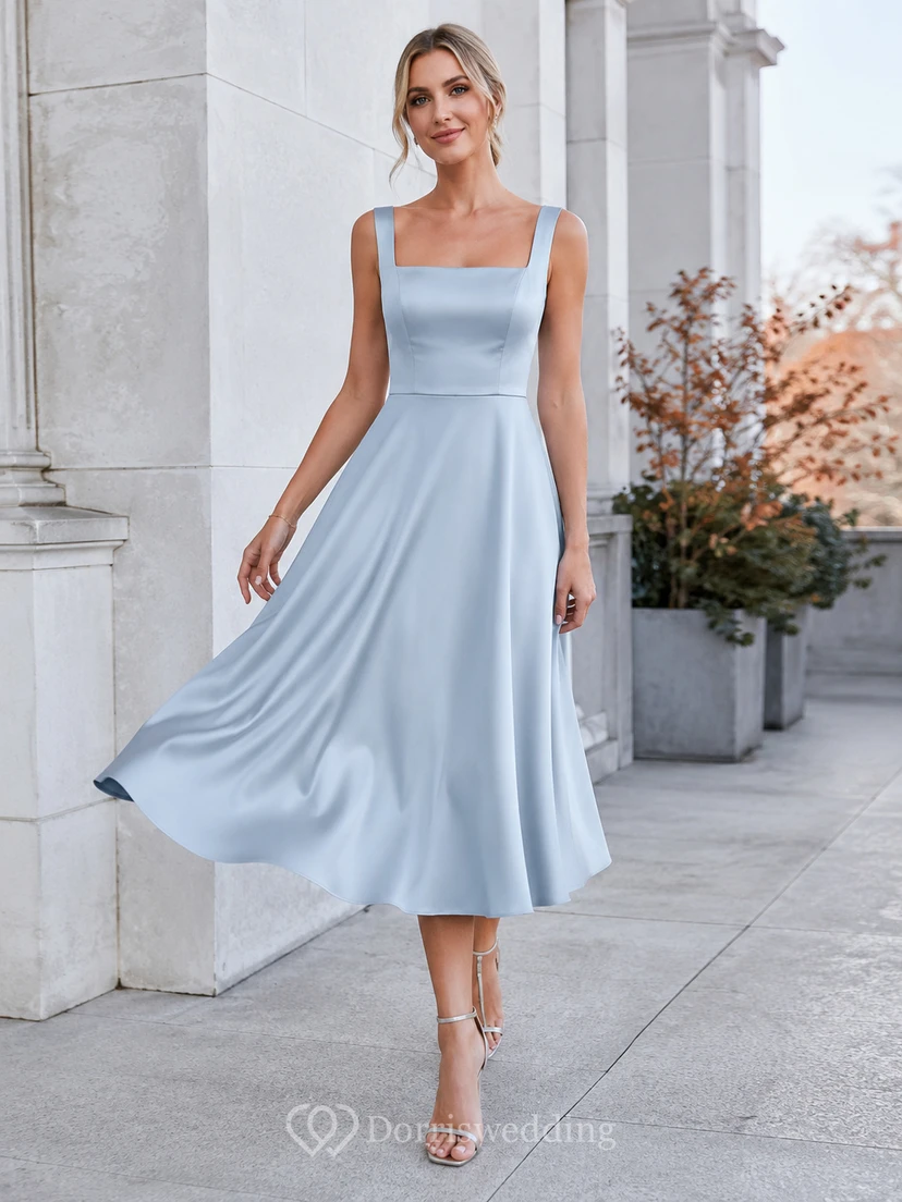 Vestido de fiesta de satén con escote cuadrado y tirantes, corte en A, color gris niebla.