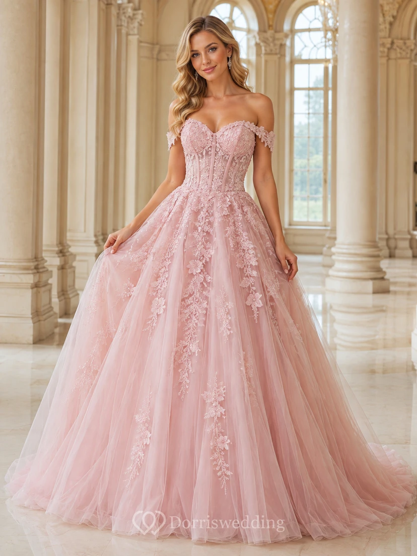 Vestido de quinceañera largo hasta el suelo, color rosa empolvado, con escote corazón, apliques de encaje, pedrería, cierre de cordones y espalda tipo corsé.