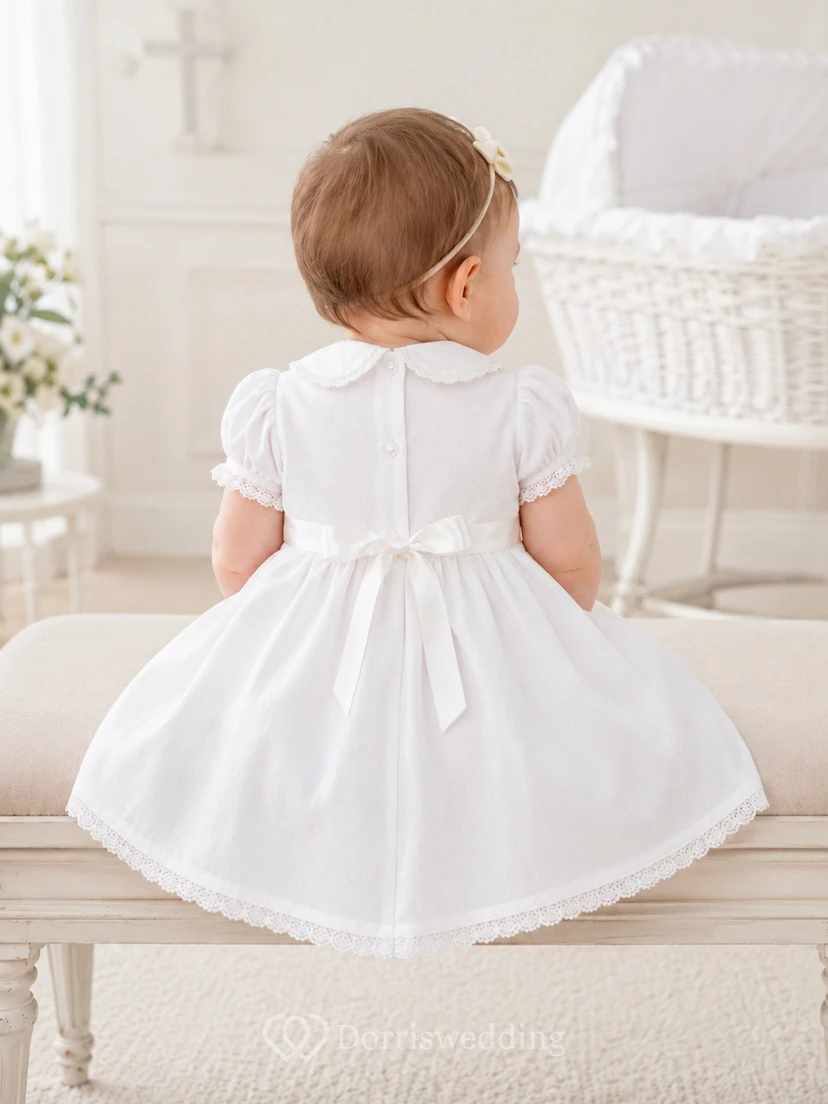 Baby-Taufkleid aus Baumwollbatist in A-Linie, knielang, mit Puffärmeln, schlicht, bezaubernd und lässig view 2